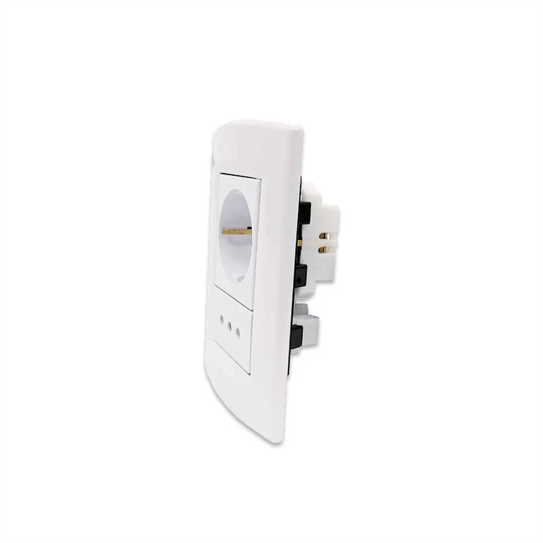 PLAQUETA SICA SCHUKO + 3 EN LINEA SK3474