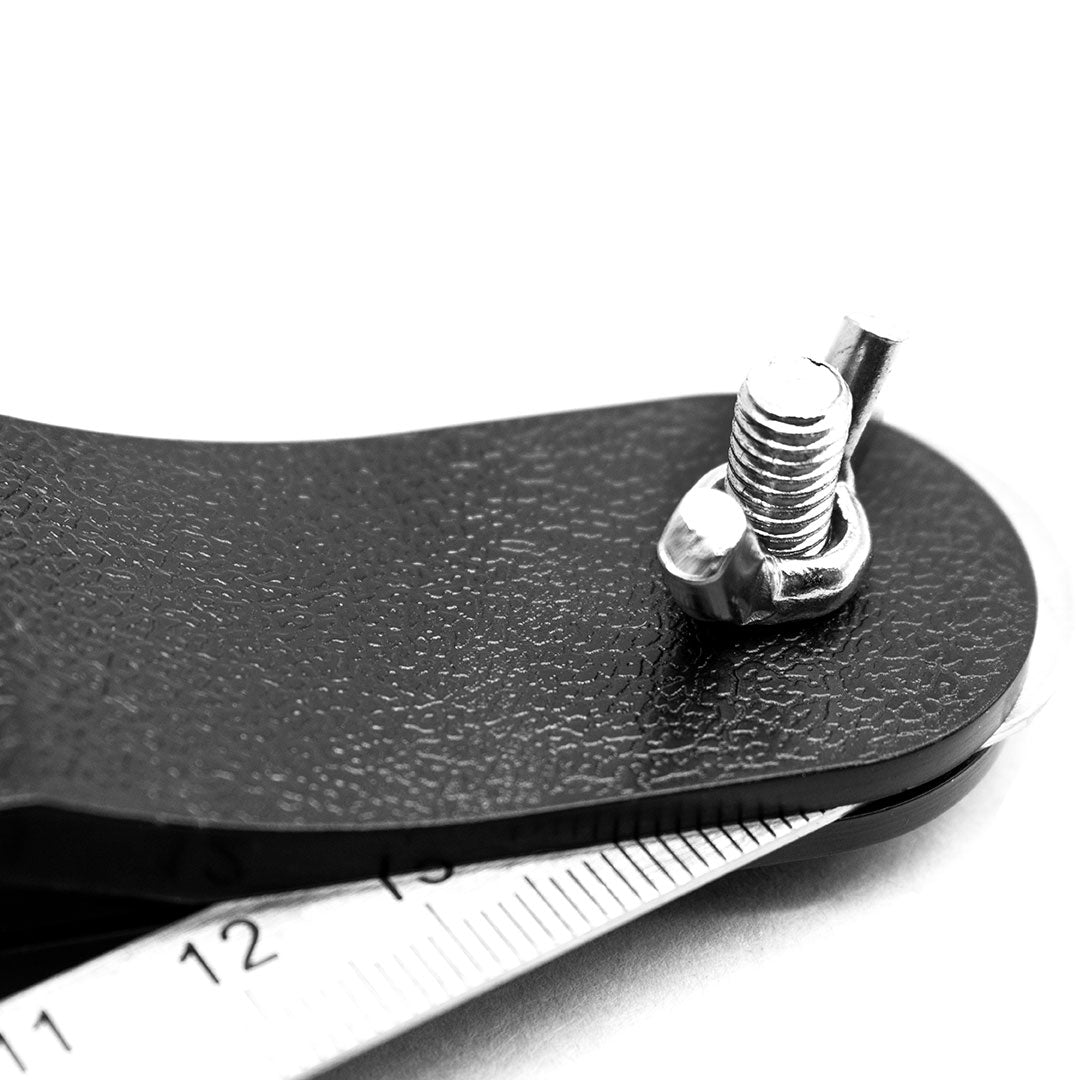 ESCUADRA FALSA 18CM CON NIVEL MAKAWA MK-0361