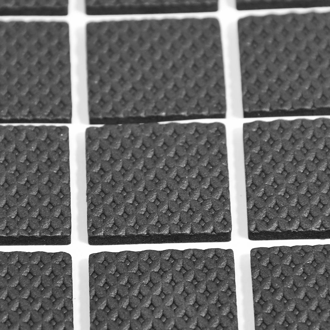 PROTECTOR ADHESIVO CUADRADO NEGRO 18PZ 25MM LH3564