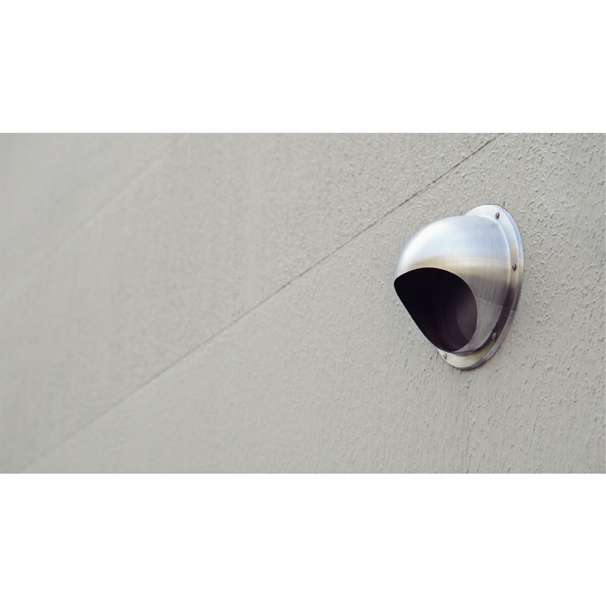 Tapa externa para salida de campanas Tramontina en acero inoxidable con malla