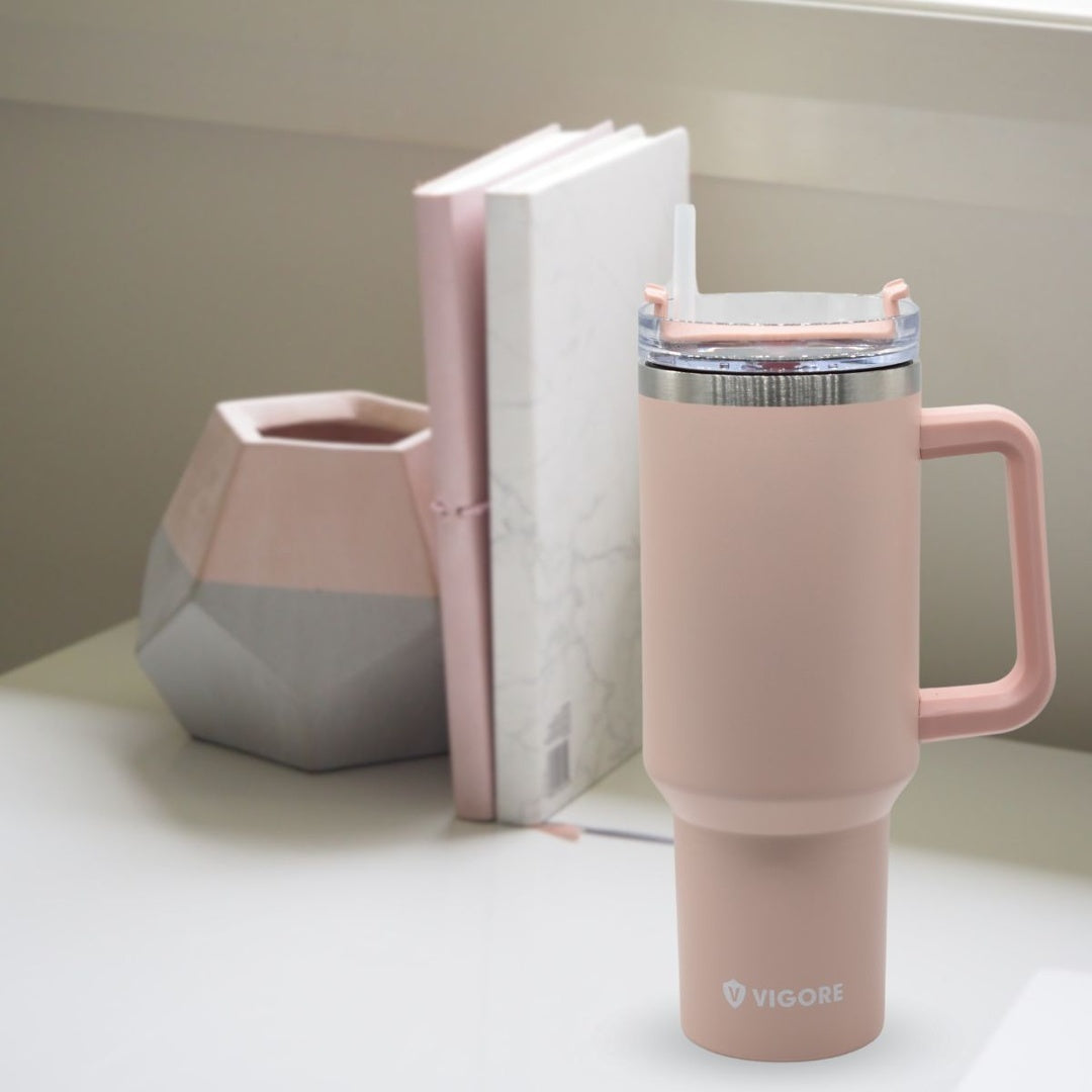 Vaso térmico Vigore con tapa y sorbito rosa 900ml