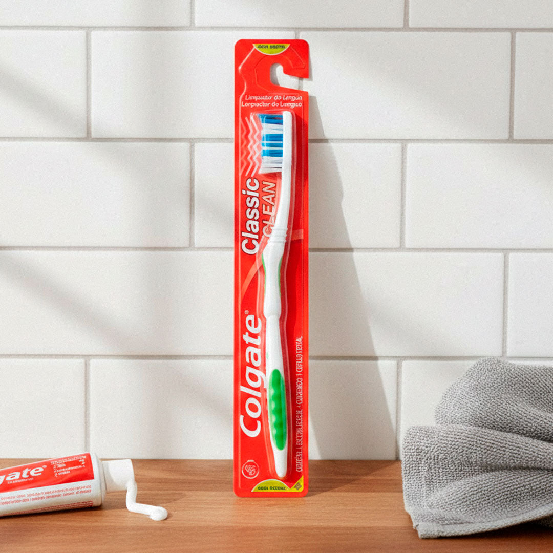CEPILLO DENTAL COLGATE CLASSIC ADULTO MEDIO