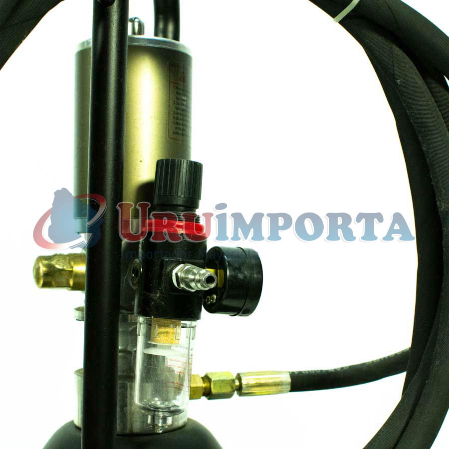 ENGRASADORA NEUMATICA 13 LITROS TOYAKI TK-AGP13L