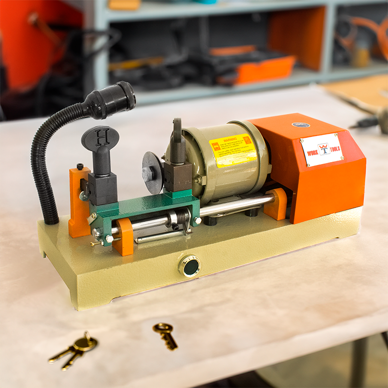 MAQUINA DUPLICADORA DE LLAVE YALE 180W TH-2A WT