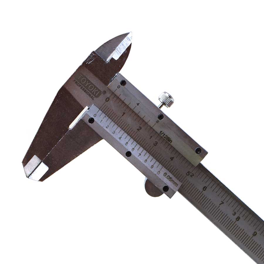 CALIBRE METALICO 6″ TOYOKI EN CAJA D/MADERA LH296