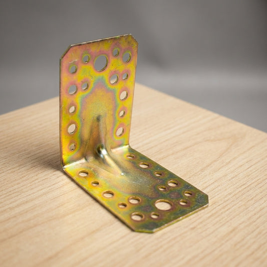 ESCUADRA METALICA PERFORADA 9CMX9CM LH-2055