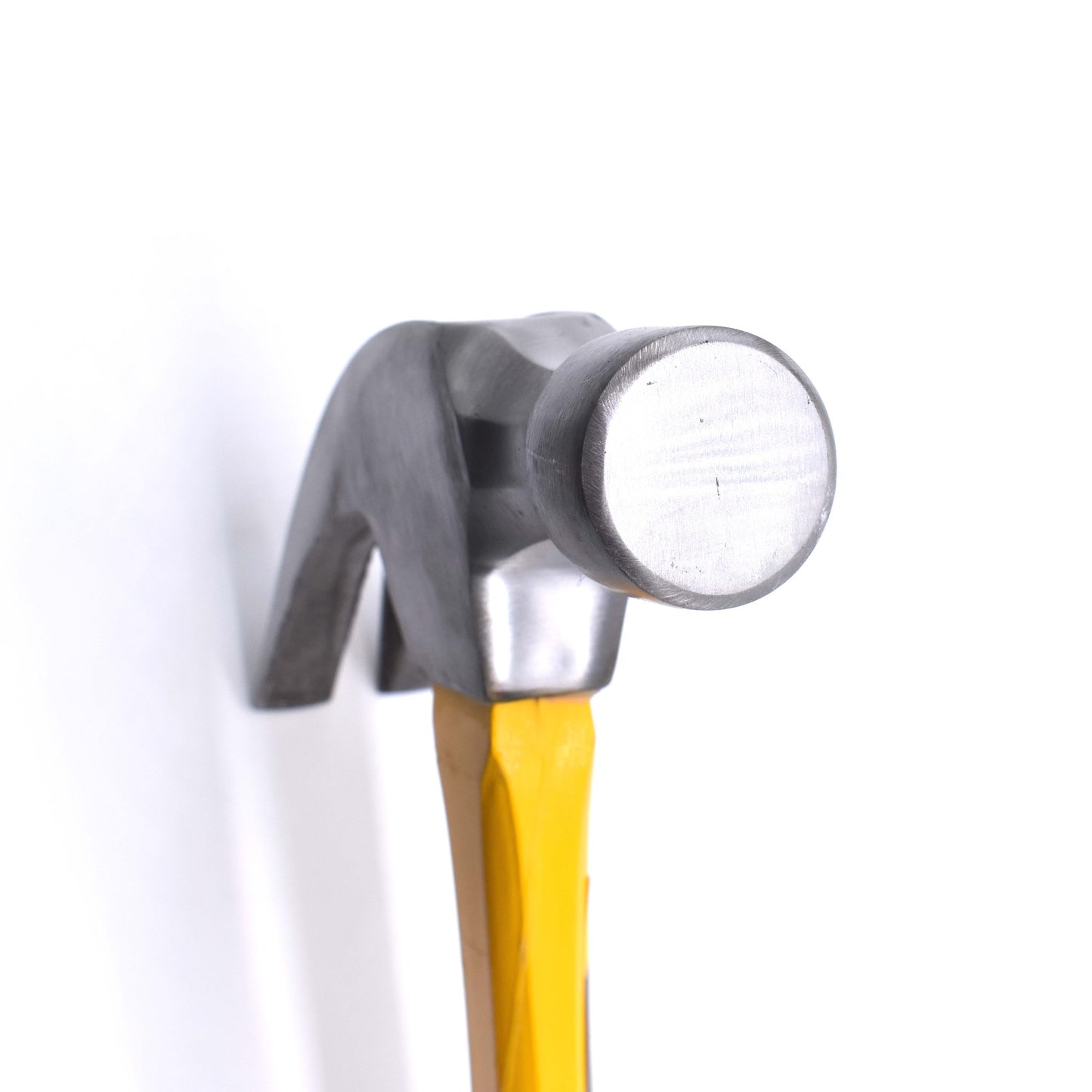 MARTILLO GALPONERO 24OZ MANGO FIBRA/GOMA NA-MF24