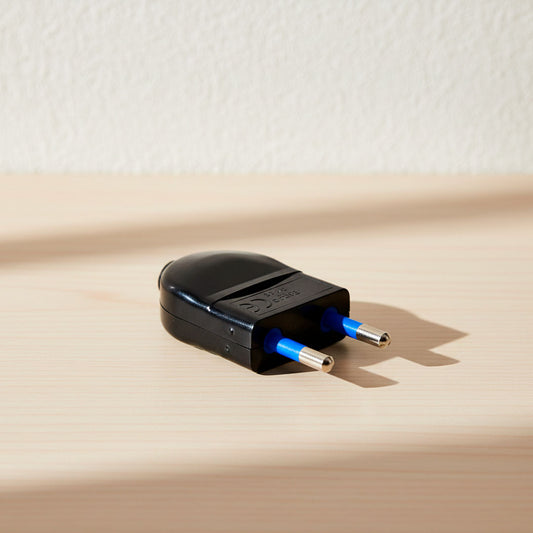 FICHA MODULAR 10 AMP 2PATAS NEGRA LED LIFE SL1001