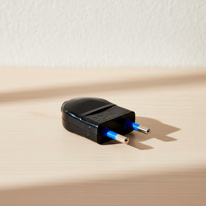 FICHA MODULAR 10 AMP 2PATAS NEGRA LED LIFE SL1001