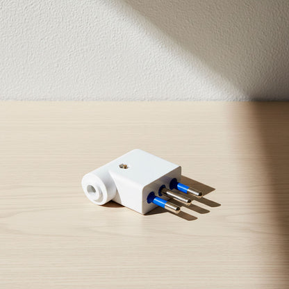 FICHA PLANO 10 AMP 3PATAS BLANCA LED LIFE SL1037