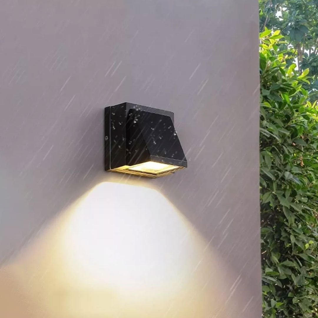 LUMINARIA TRIANGULAR NEGRA 3W UNA LUZ LH-3482