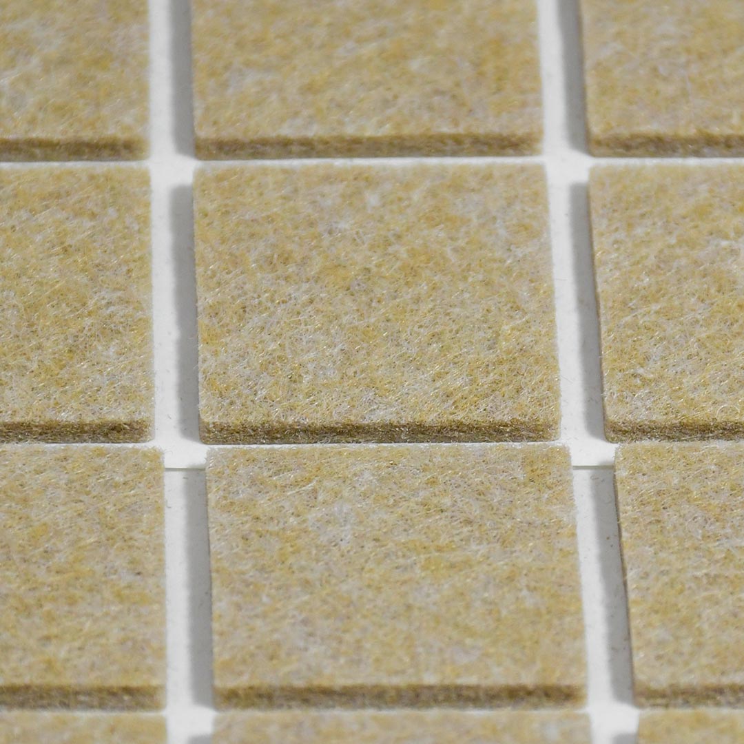 PROTECTOR ADHESIVO CUADRADO BEIGE 18PZ 25MM LH3576