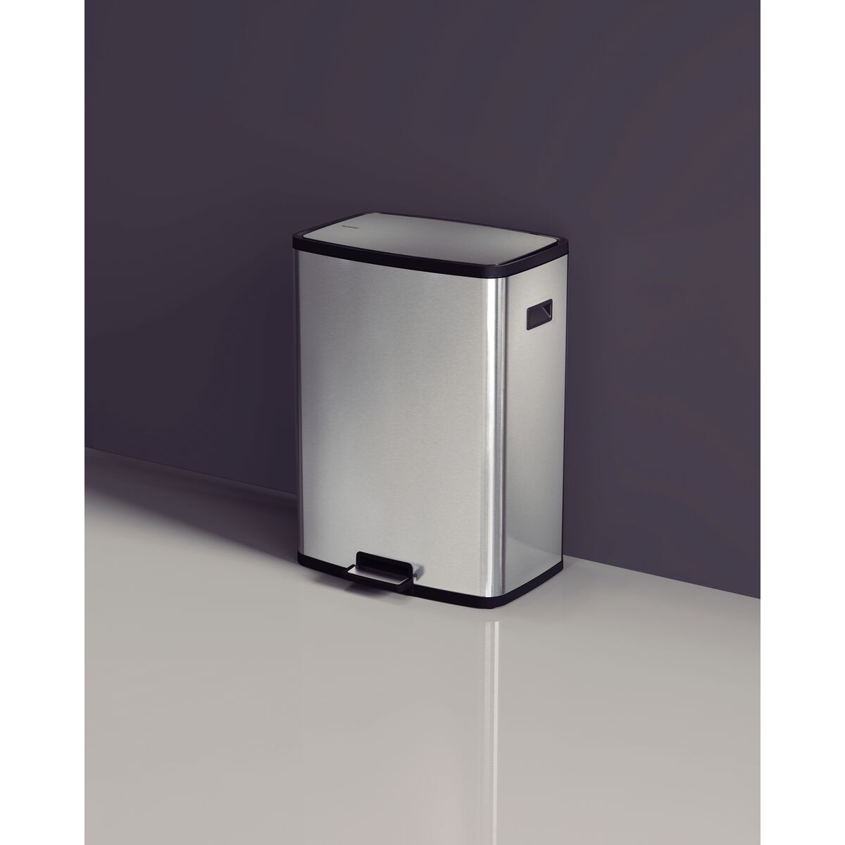 Basurero en Acero Inoxidable con Pedal Tramontina Octos 45 litros