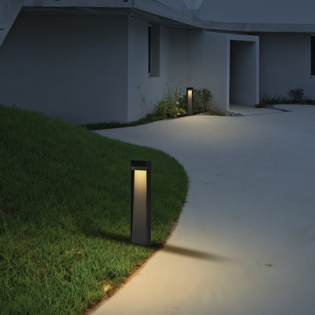 Caminero poste led de jardín diseño moderno 60 cm 13W