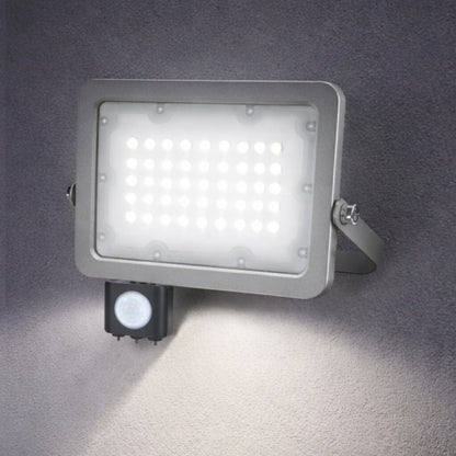 Foco Led 30w con sensor de movimiento