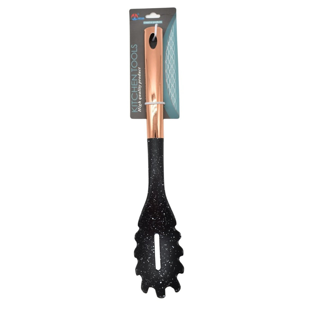 Cuchara negra de cocina para pastas 34cm