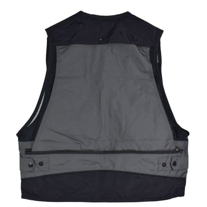 Chaleco de caza gris con bolsillos