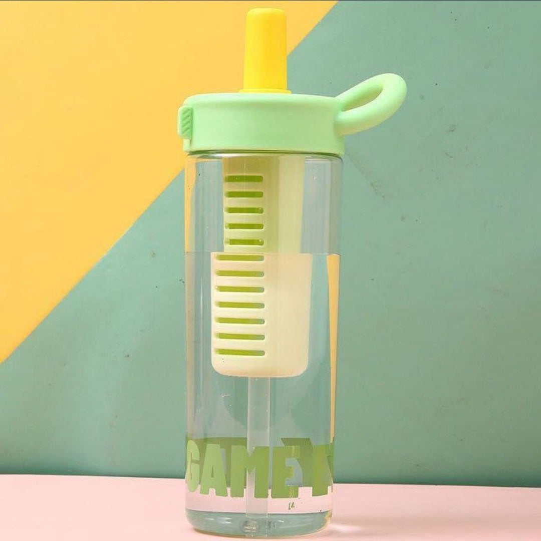 Botella plástica con asa e infusor 650ml. Verde