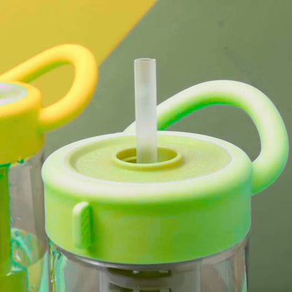 Botella plástica con asa e infusor 650ml. Verde