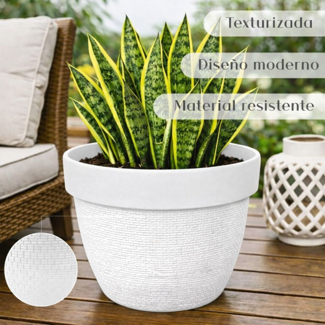 Maceta plástica blanca texturizada 25x19cm.