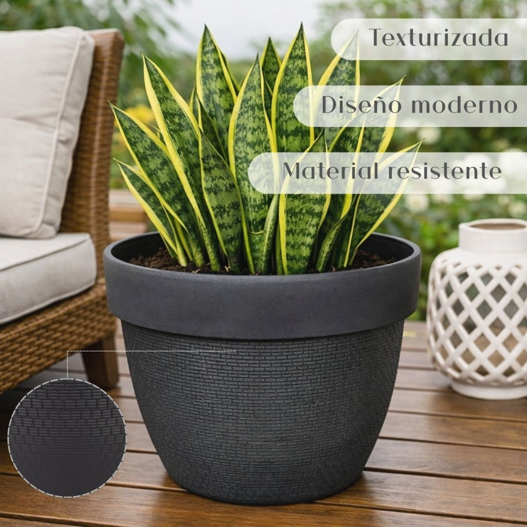 Maceta plástica negra texturizada 25x19cm.