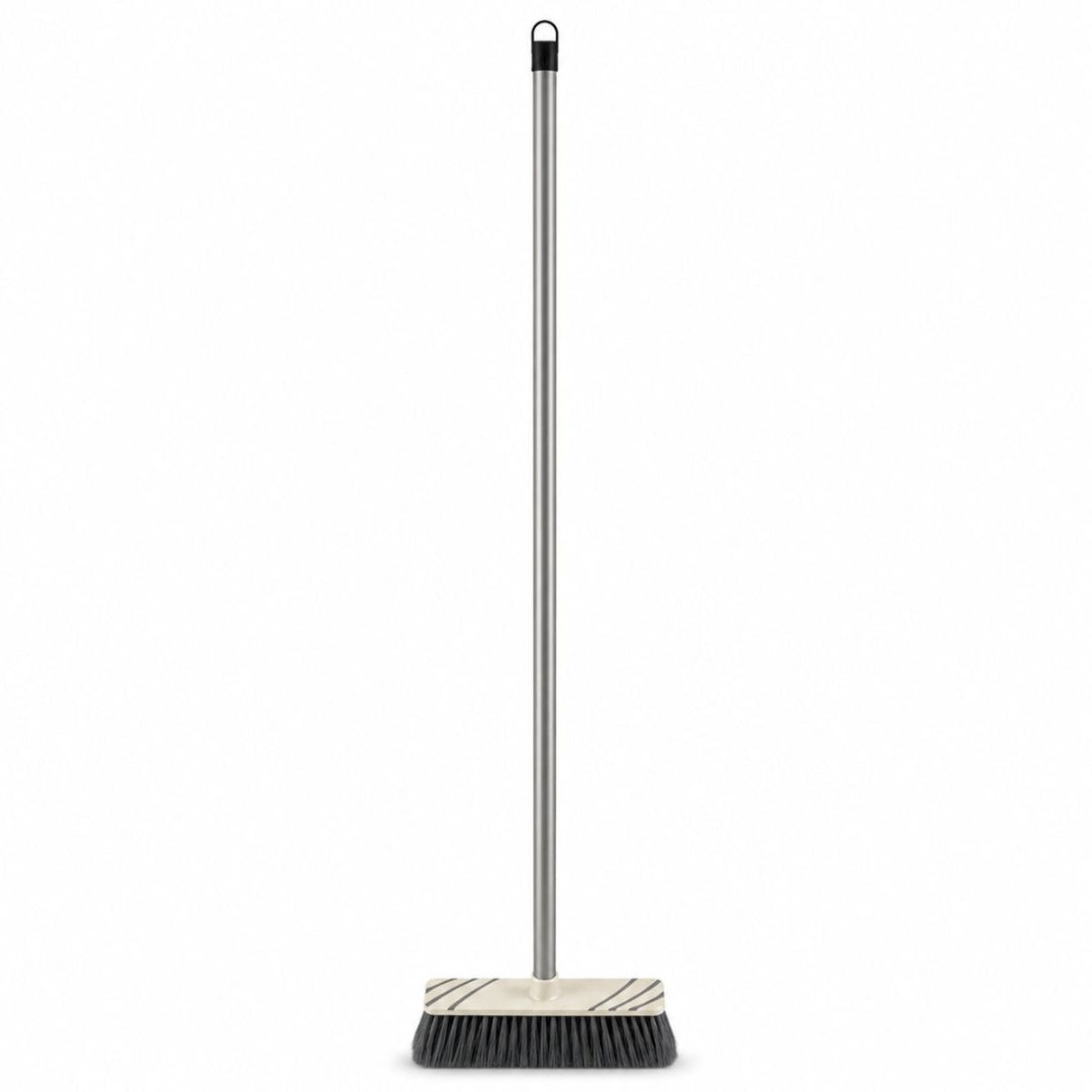 Escoba para interior gris 135cm