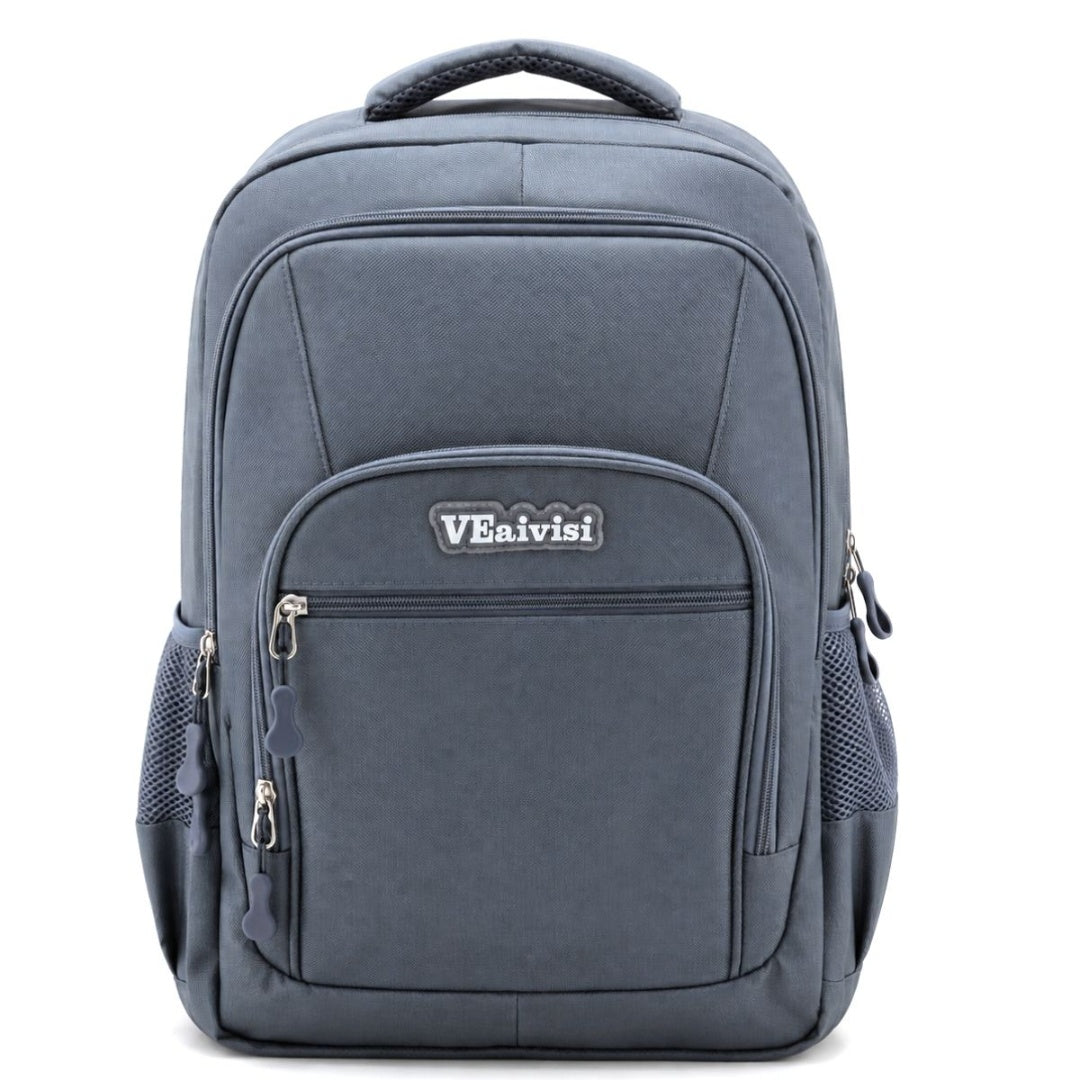 Mochila gris con múltiples compartimentos