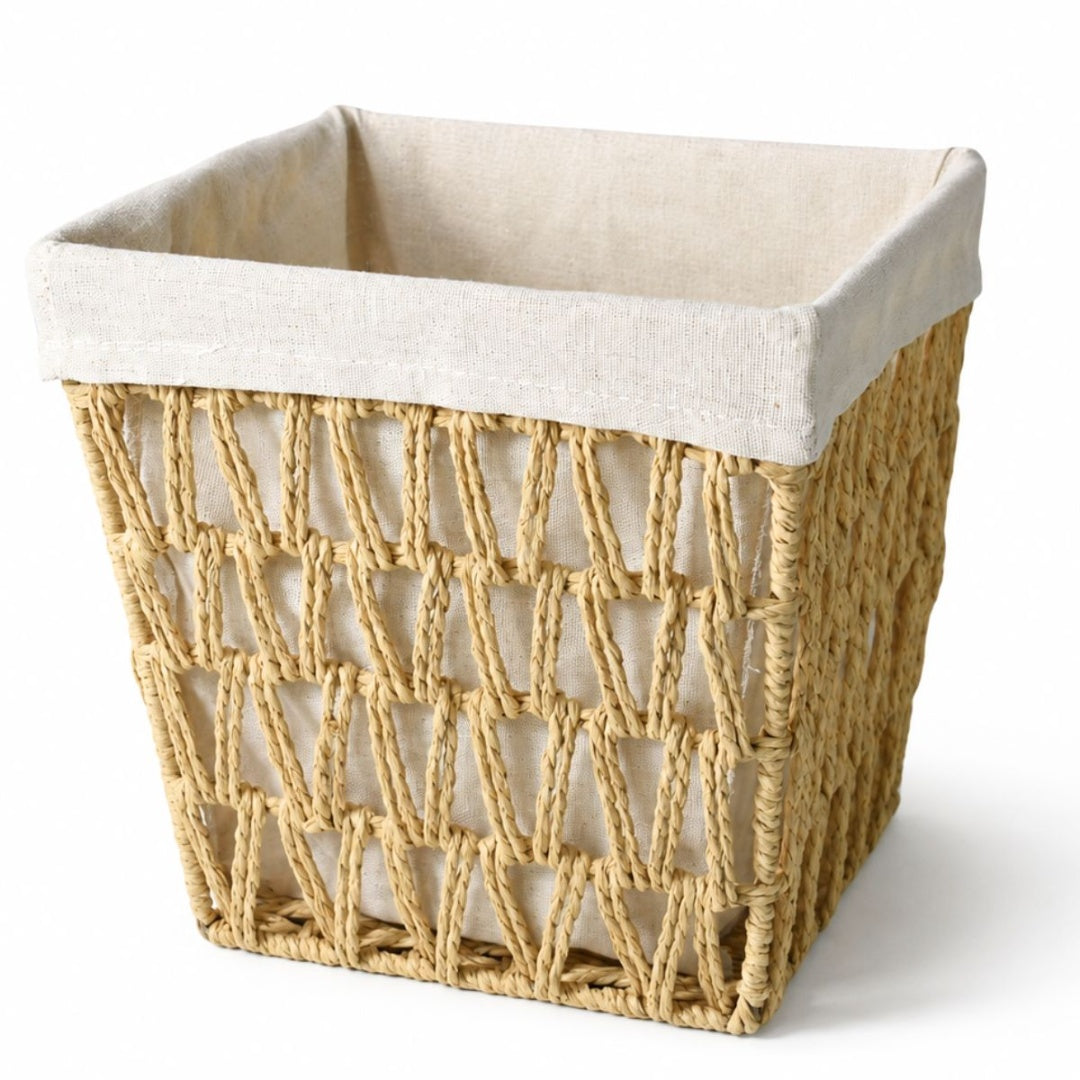 Cesto organizador de ratan con forro de tela 24x24cm